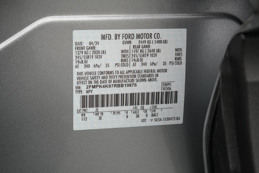 Certified 2024 Ford Edge Titanium AWD/4WD image 26