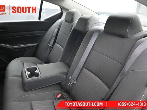 Used 2024 Nissan Altima 2.5 SV FWD image 24