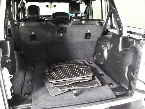 Used 2020 Jeep Wrangler Unlimited Sahara AWD/4WD image 50