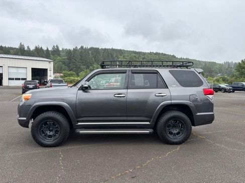 Used 2010 Toyota 4Runner SR5 AWD/4WD image 2