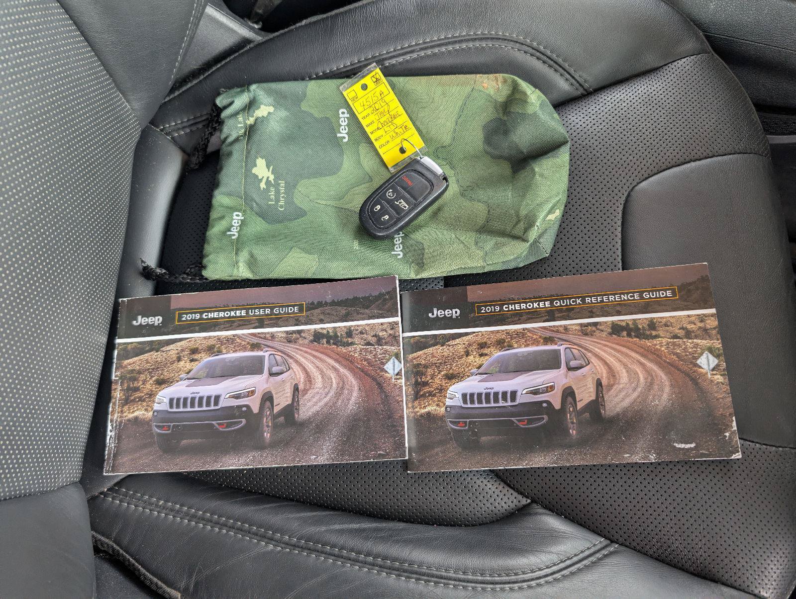 Used 2019 Jeep Cherokee Limited FWD image 34