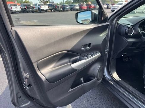 Used 2020 Nissan Kicks SR w/ SR Premium Package FWD image 5