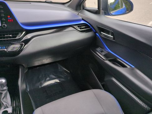 Used 2021 Toyota C-HR XLE FWD image 17