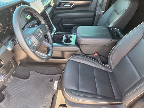 Used 2026 GMC Yukon Elevation RWD image 14