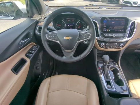 Used 2022 Chevrolet Equinox Premier FWD image 19