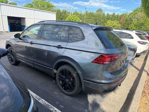 Used 2022 Volkswagen Tiguan SE R-Line image 5