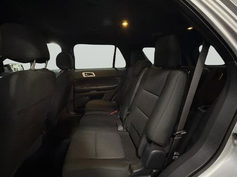 Used 2014 Ford Explorer XLT image 3