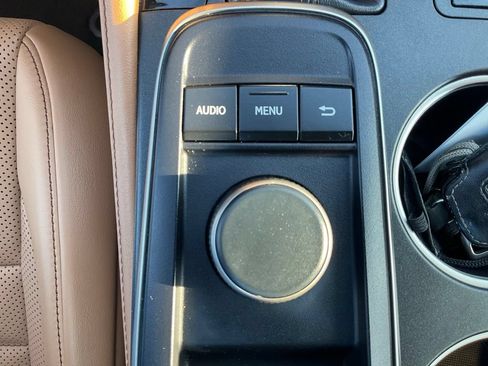 Used 2016 Lexus RC 200t w/ Premium Package RWD image 19