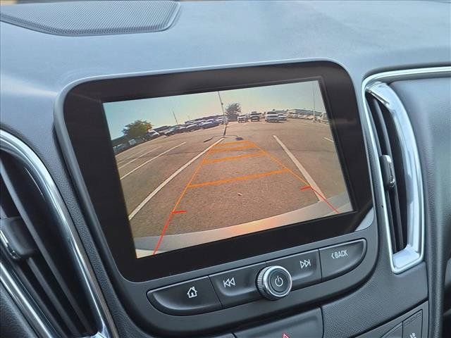 Used 2017 Chevrolet Malibu Premier w/ Premier Sun and Wheel Package FWD image 14