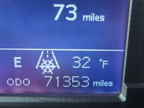 Used 2018 Toyota 4Runner SR5 Premium image 25