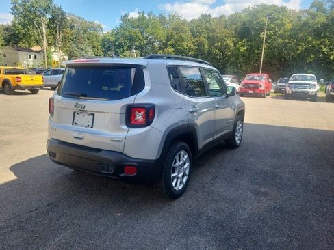 Used 2021 Jeep Renegade Latitude w/ Convenience Group AWD/4WD image 6