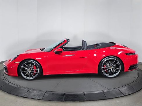 Certified 2020 Porsche 911 Carrera 4S image 2