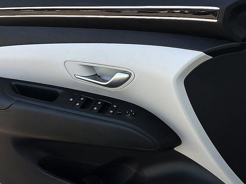 Certified 2023 Hyundai Tucson SEL AWD/4WD image 17