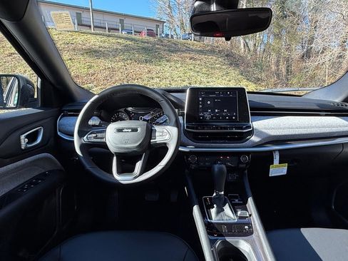 New 2026 Jeep Compass Latitude image 10