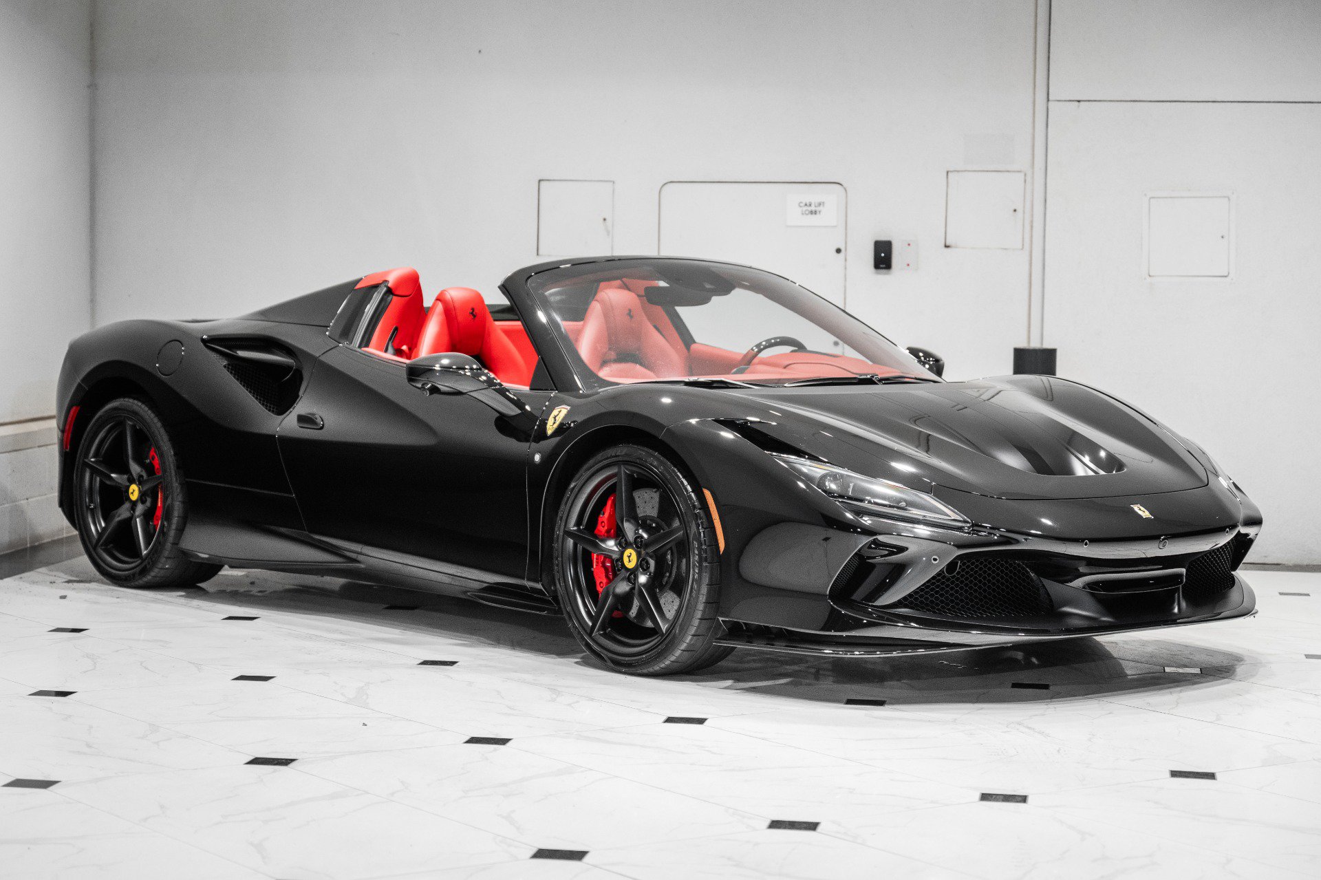Used 2021 Ferrari F8 Tributo RWD image 3