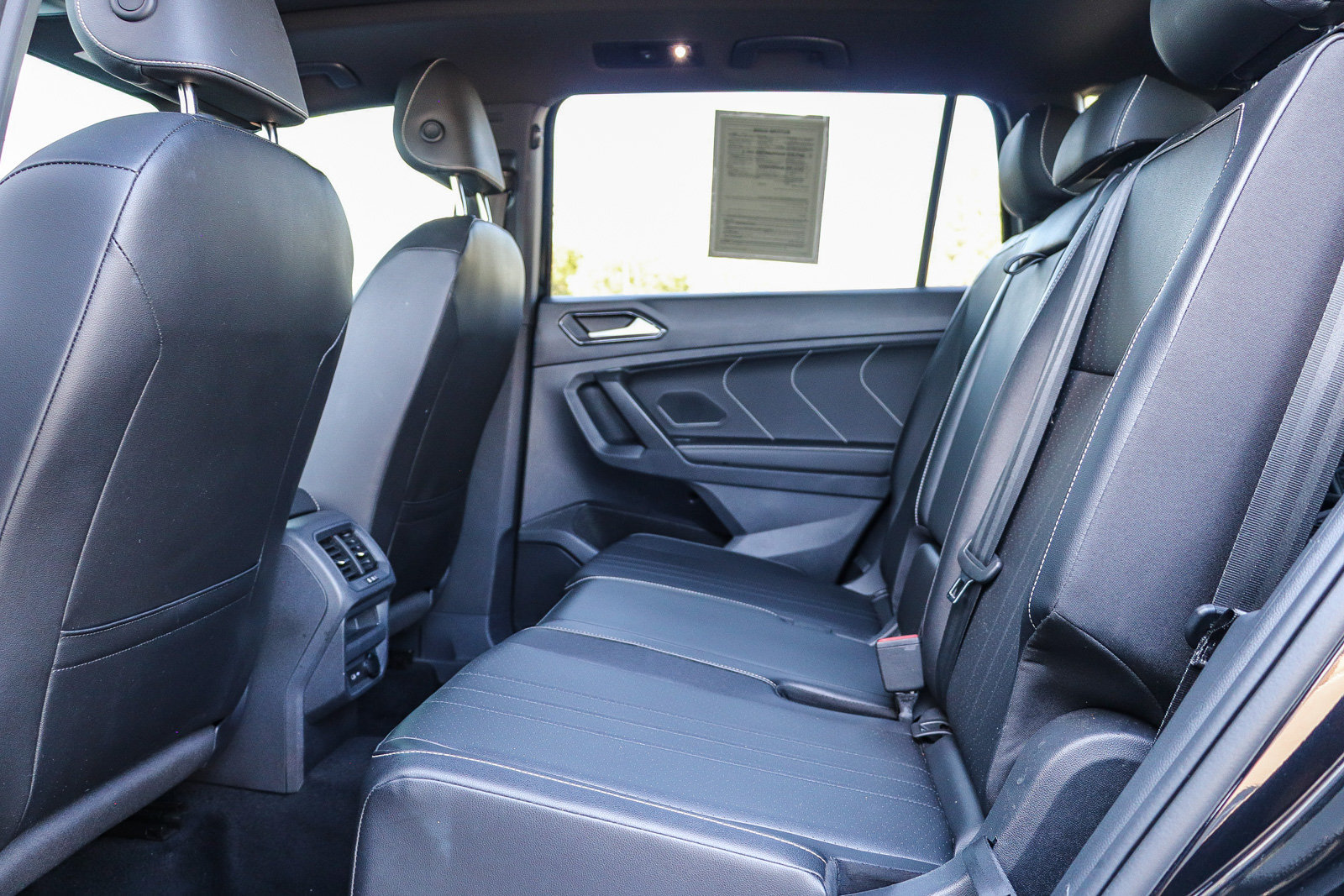 Used 2023 Volkswagen Tiguan SE R-Line FWD image 19