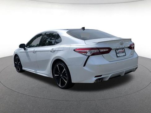 Used 2018 Toyota Camry XSE FWD image 3