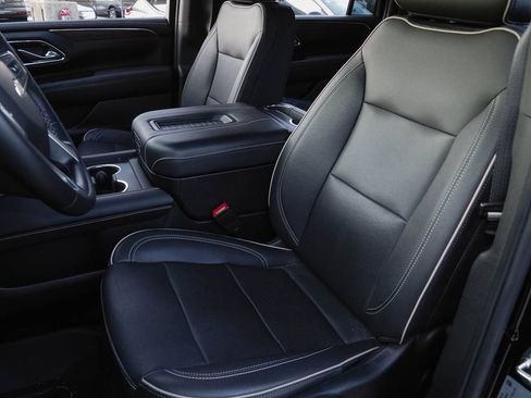Used 2023 Chevrolet Suburban Premier AWD/4WD image 8
