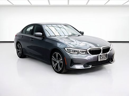 Used 2022 BMW 330i Sedan w/ Driving Assistance Package image 3