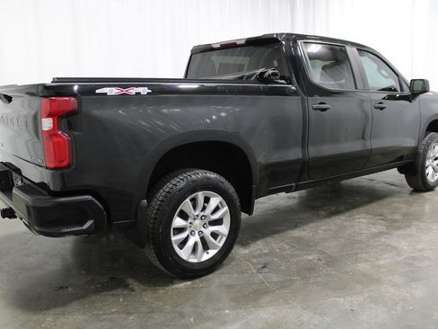 Used 2019 Chevrolet Silverado 1500 Custom w/ Custom Convenience Package AWD/4WD image 6