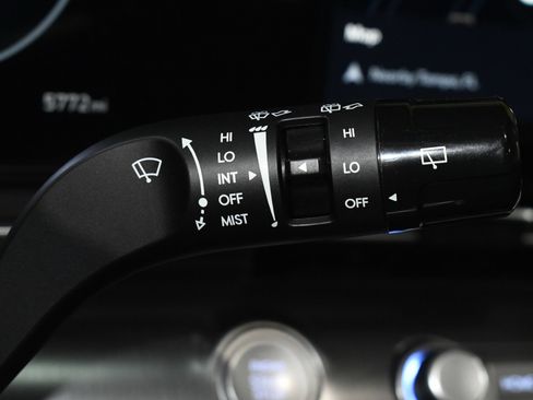 Used 2024 Hyundai Kona Limited image 30