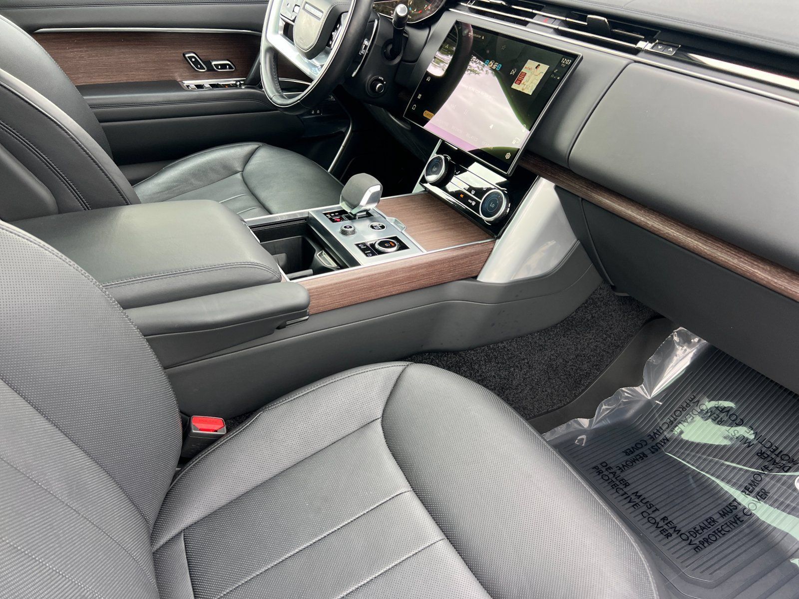 Used 2023 Land Rover Range Rover SE AWD/4WD image 16