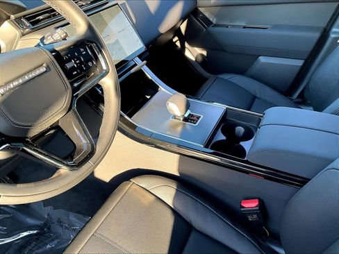 New 2025 Land Rover Range Rover Velar Dynamic SE image 10