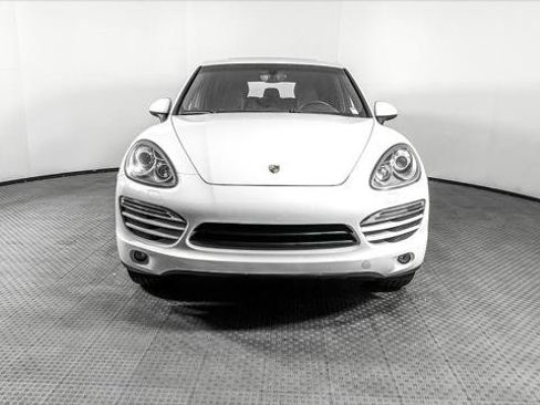 Used 2014 Porsche Cayenne Platinum Edition AWD/4WD image 10