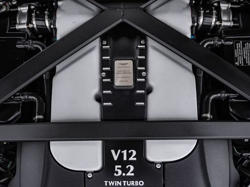 Used 2023 Aston Martin V12 Vantage RWD image 37