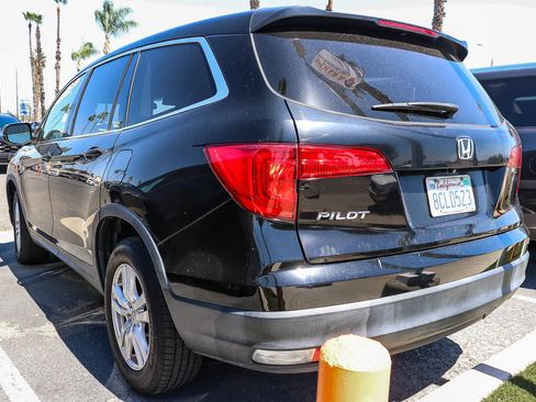 Used 2018 Honda Pilot LX image 8