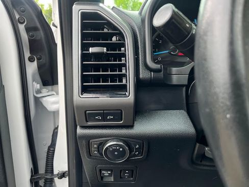 Used 2019 Ford F150 XLT w/ Equipment Group 302A Luxury AWD/4WD image 11