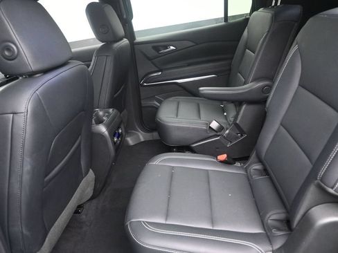 Used 2025 Chevrolet Traverse LT w/ Midnight/Sport Edition FWD image 14