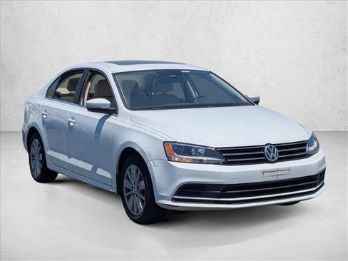 Used 2015 Volkswagen Jetta SE FWD image 3
