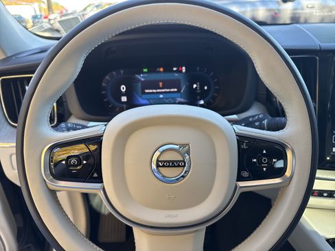 Used 2023 Volvo XC60 B5 Ultimate w/ Climate Package image 23