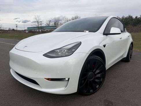 Used 2022 Tesla Model Y Performance image 1