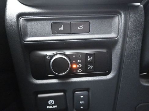 Used 2024 Ford Expedition XLT image 28