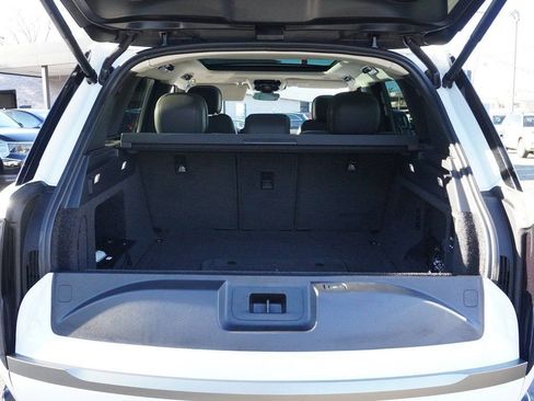 Used 2025 Land Rover Range Rover SE AWD/4WD image 21