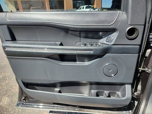Used 2022 Ford Expedition Max XLT image 14