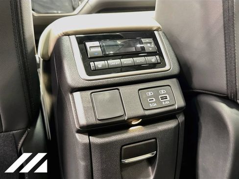 New 2026 Subaru Ascent Limited AWD/4WD image 27