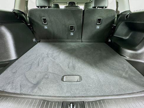 Used 2023 Jeep Grand Cherokee Limited w/ Luxury Tech Group II image 28