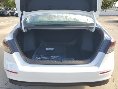 New 2025 Honda Accord SE image 5