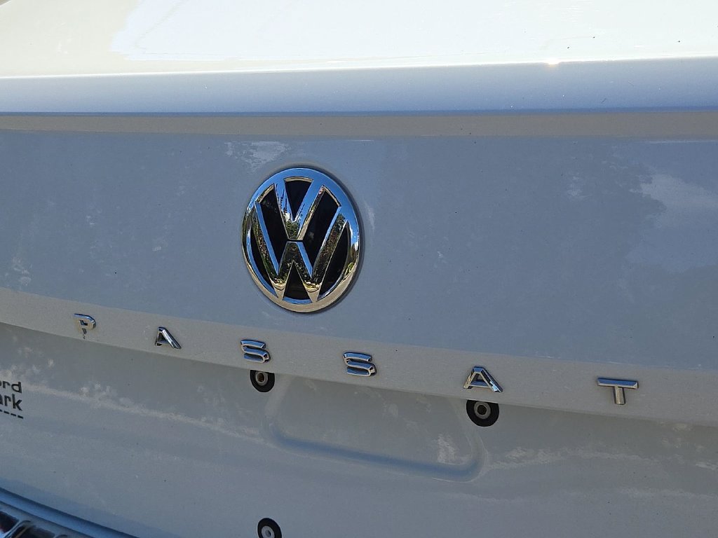 Used 2022 Volkswagen Passat 2.0T SE FWD image 29