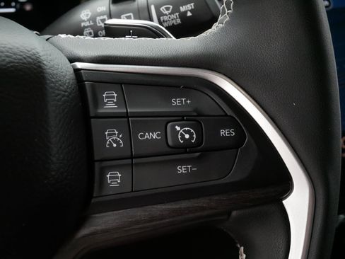 Used 2024 Jeep Grand Cherokee Limited 4xe AWD/4WD image 25