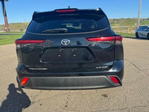 Used 2023 Toyota Highlander XLE AWD/4WD image 15