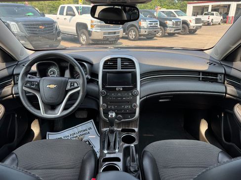 Used 2015 Chevrolet Malibu LT FWD image 20