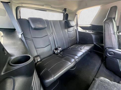Used 2018 Cadillac Escalade Luxury RWD image 30