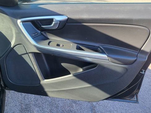 Used 2016 Volvo V60 T5 Premier w/ Protection Package FWD image 16