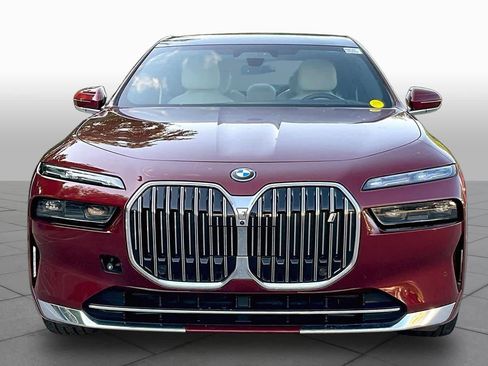 Used 2023 BMW i7 xDrive60 AWD/4WD image 3