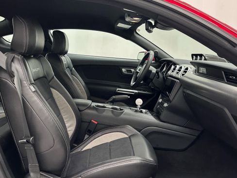 Used 2022 Ford Mustang GT RWD image 16