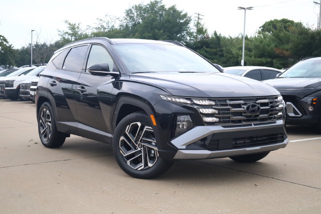 New 2026 Hyundai Tucson Limited AWD/4WD image 3